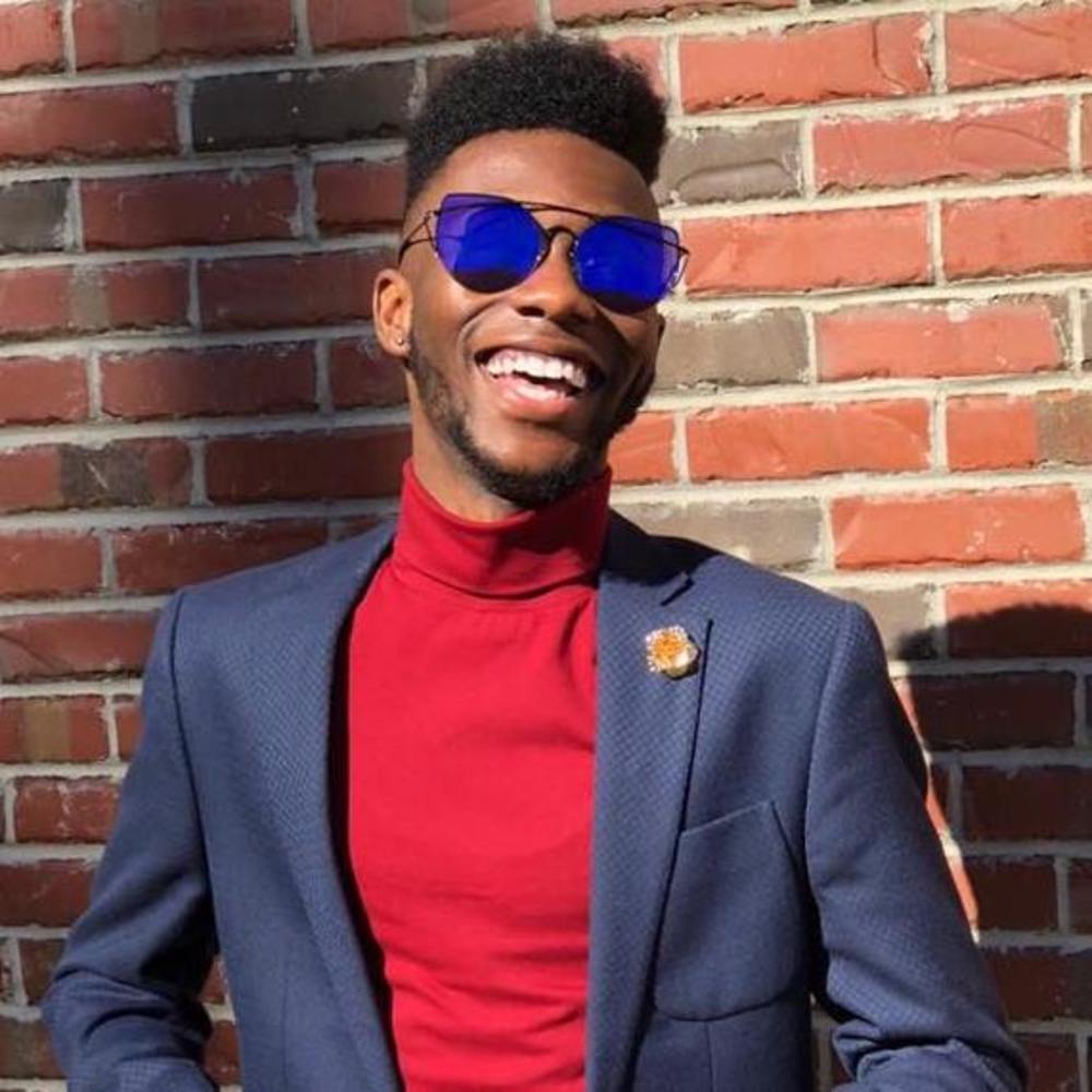 Meet your Posher, Lawrence